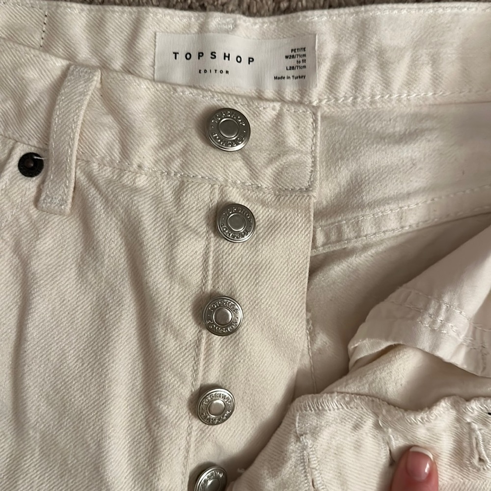 FLASH GIVE $10 !! Excellent condition Topshop white jeans editor size 28